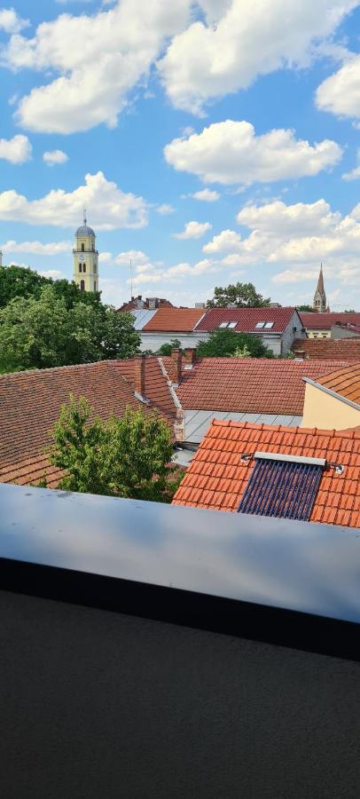 Charlotte Piata Unirii - Free Private Parking 2Bedrooms Apartment Oradea Exterior photo