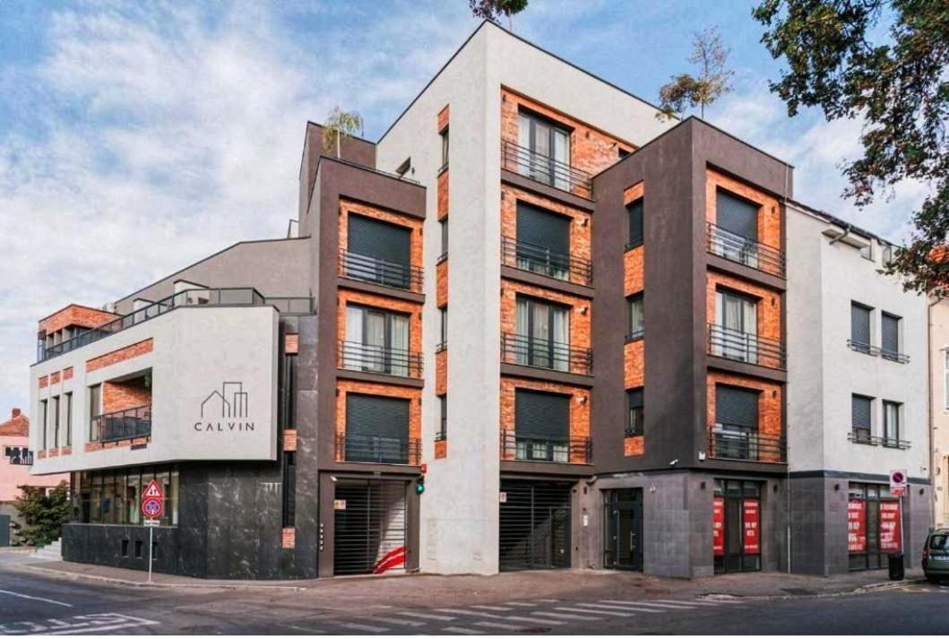Charlotte Piata Unirii - Free Private Parking 2Bedrooms Apartment Oradea Exterior photo