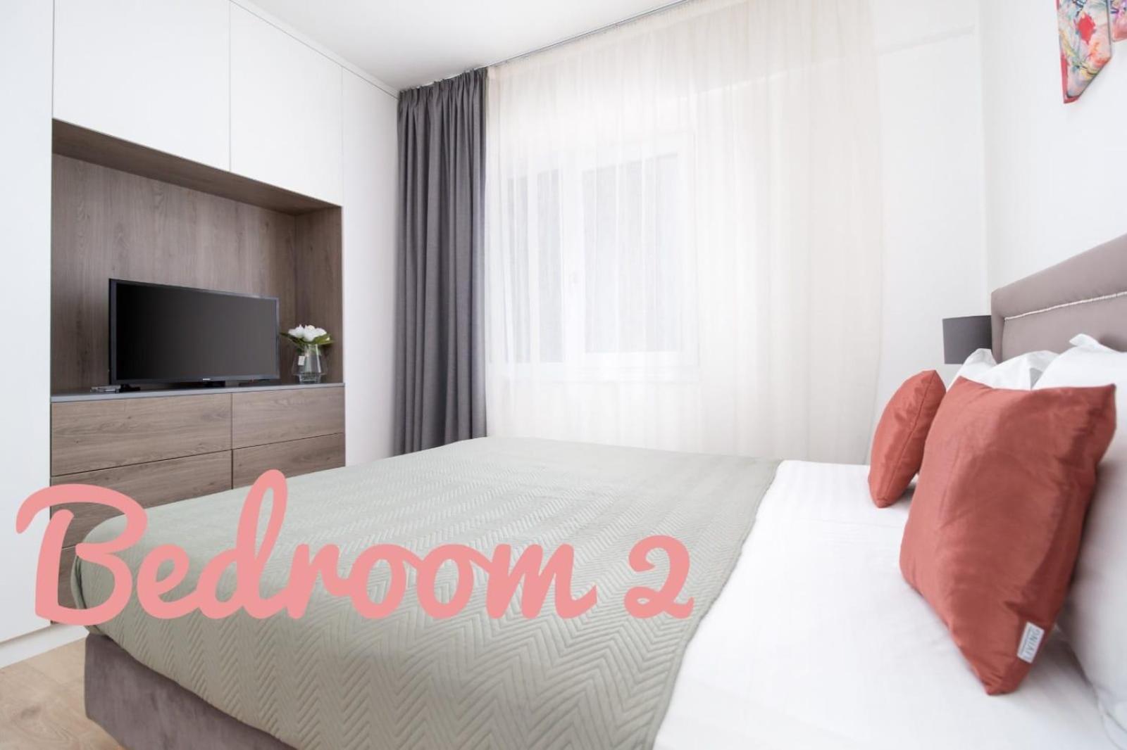 Charlotte Piata Unirii - Free Private Parking 2Bedrooms Apartment Oradea Exterior photo